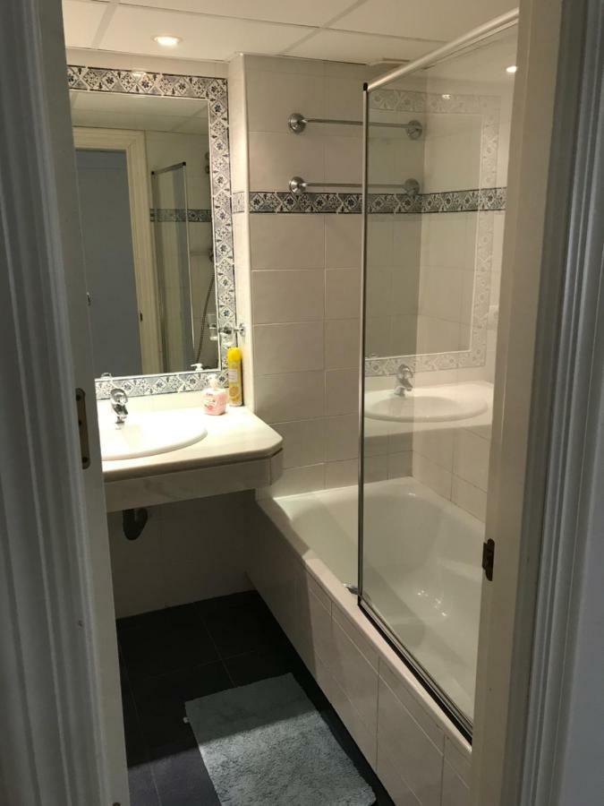 Cabopino And Golf Getaway Apartamento Marbella