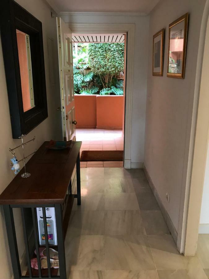 Cabopino And Golf Getaway Apartamento *